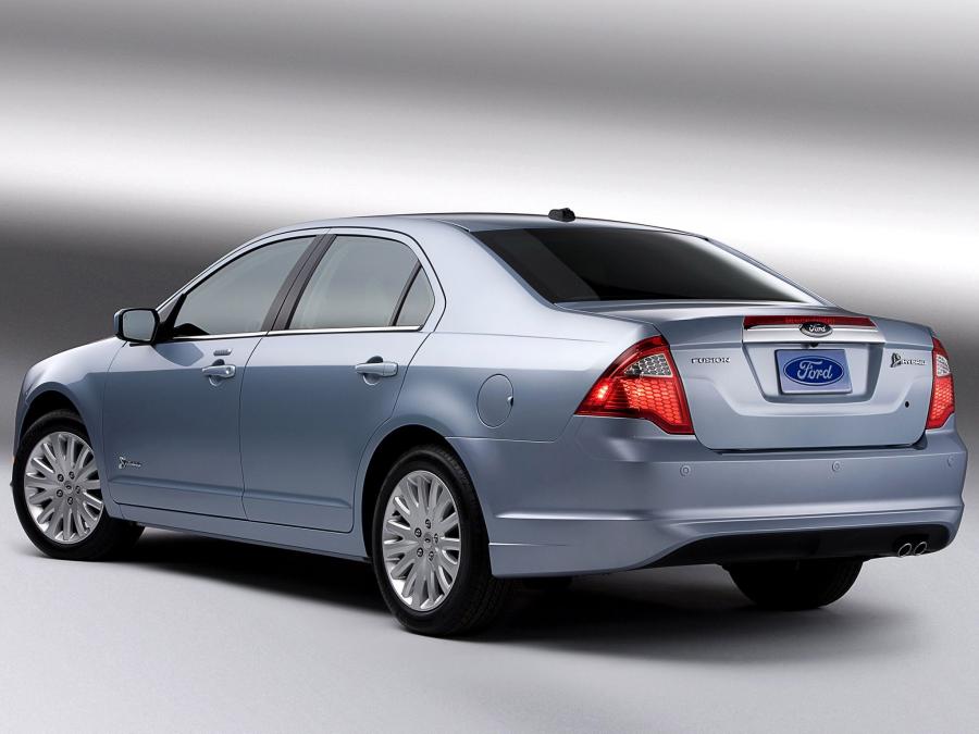  Ford Fusion Hybrid 2010 года  (US) (фото 2 из 111)